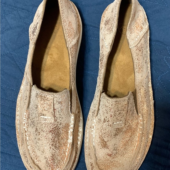 Ariat loafers, peachy, copper, shiny - In great condition, leather uppers. 8.5 - Picture 3 of 6